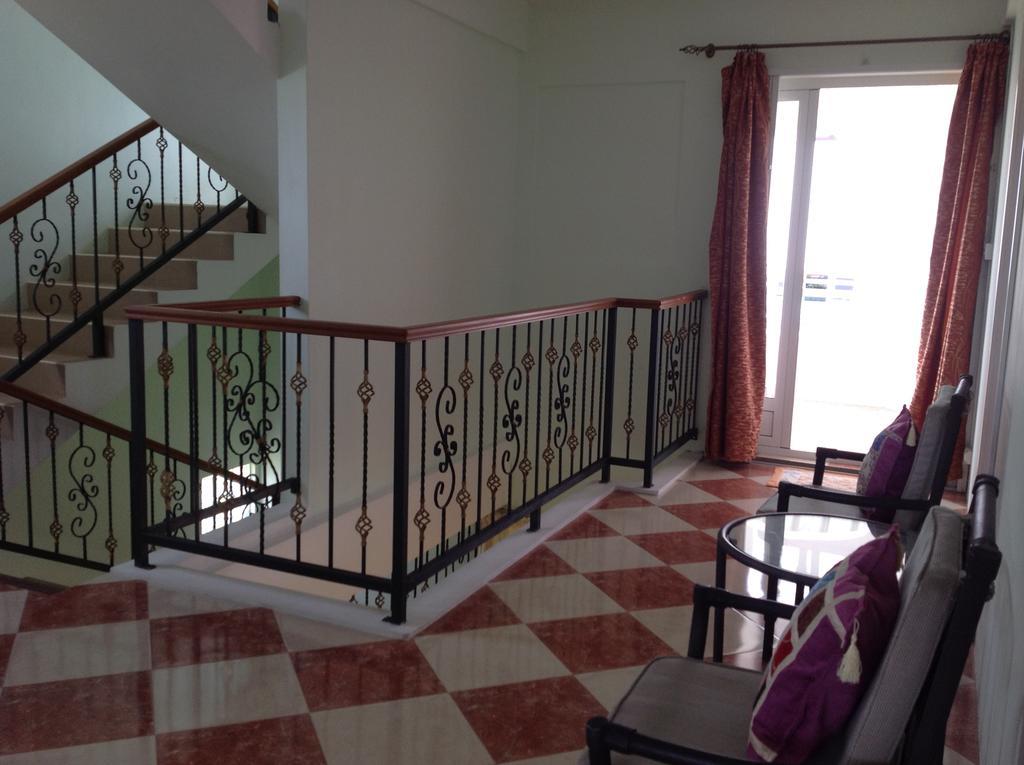 Fayruz Villa Is A 3 Bedroom, 3 Bathroom Detached House With Ac And Swimming Pool 5 Minutes Walk From Flic En Flac Public Beach Zewnętrze zdjęcie