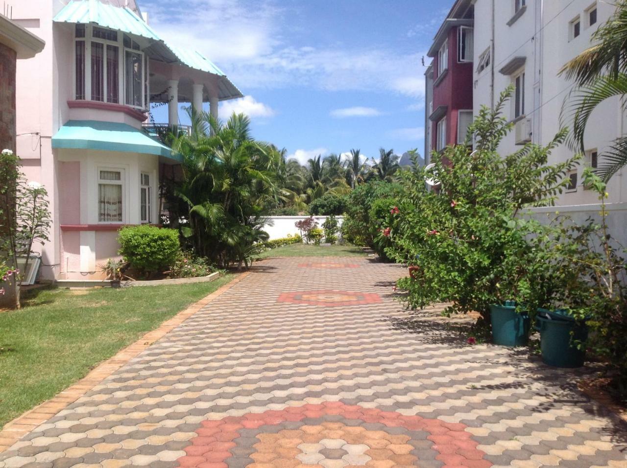 Fayruz Villa Is A 3 Bedroom, 3 Bathroom Detached House With Ac And Swimming Pool 5 Minutes Walk From Flic En Flac Public Beach Zewnętrze zdjęcie