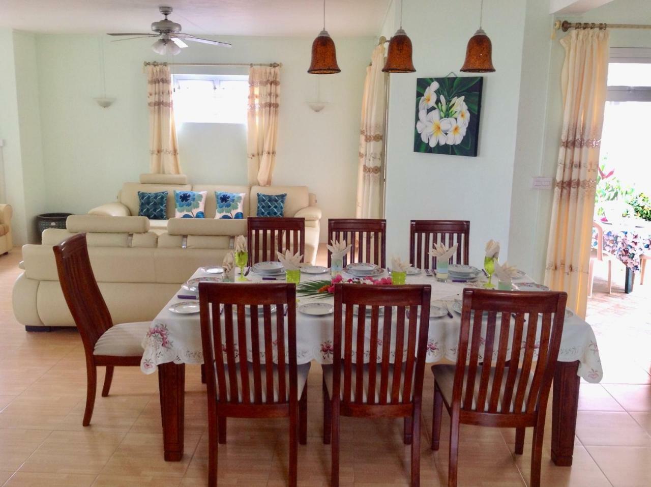Fayruz Villa Is A 3 Bedroom, 3 Bathroom Detached House With Ac And Swimming Pool 5 Minutes Walk From Flic En Flac Public Beach Zewnętrze zdjęcie